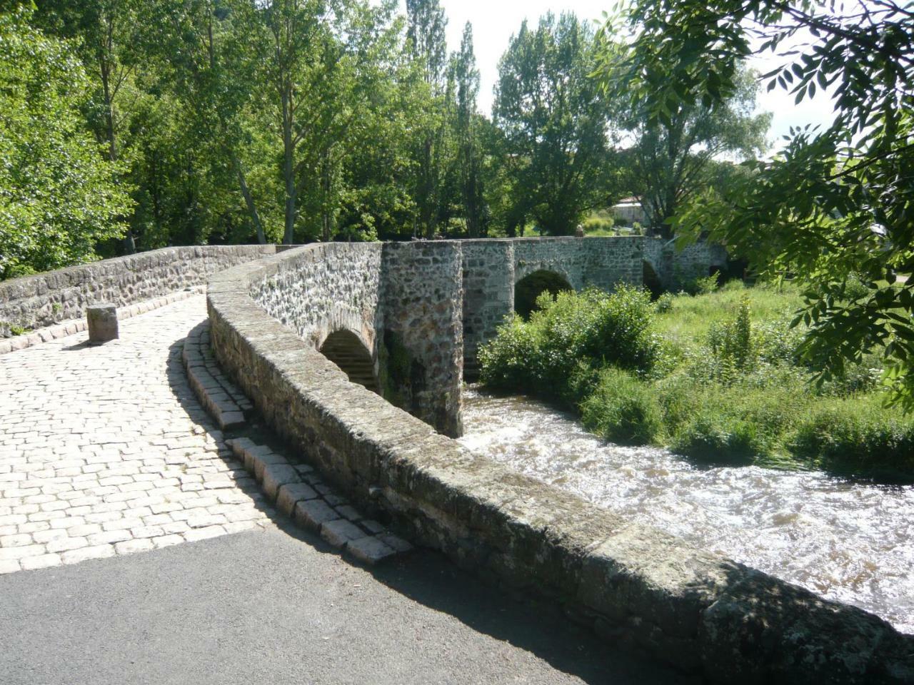 شقة Le Petit Seguret Le Puy-en-Velay المظهر الخارجي الصورة