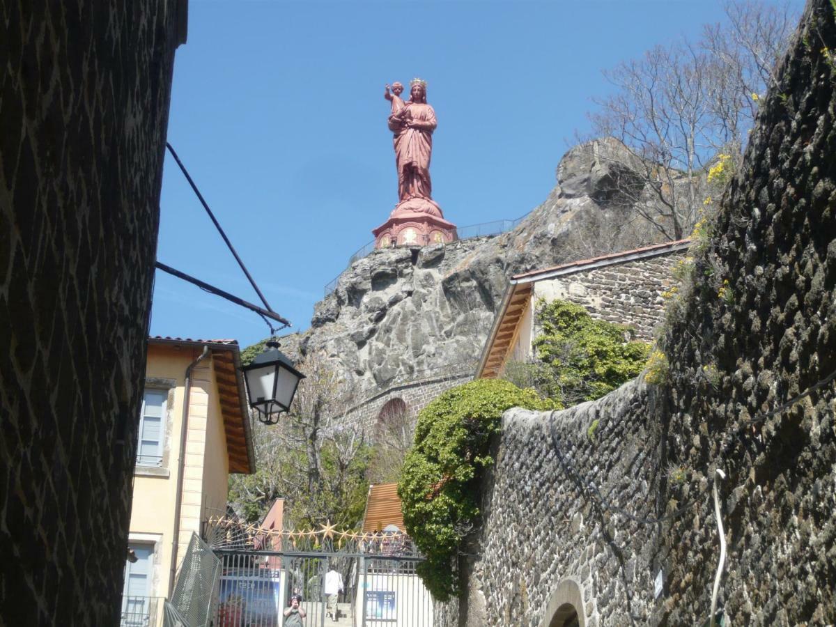 شقة Le Petit Seguret Le Puy-en-Velay المظهر الخارجي الصورة