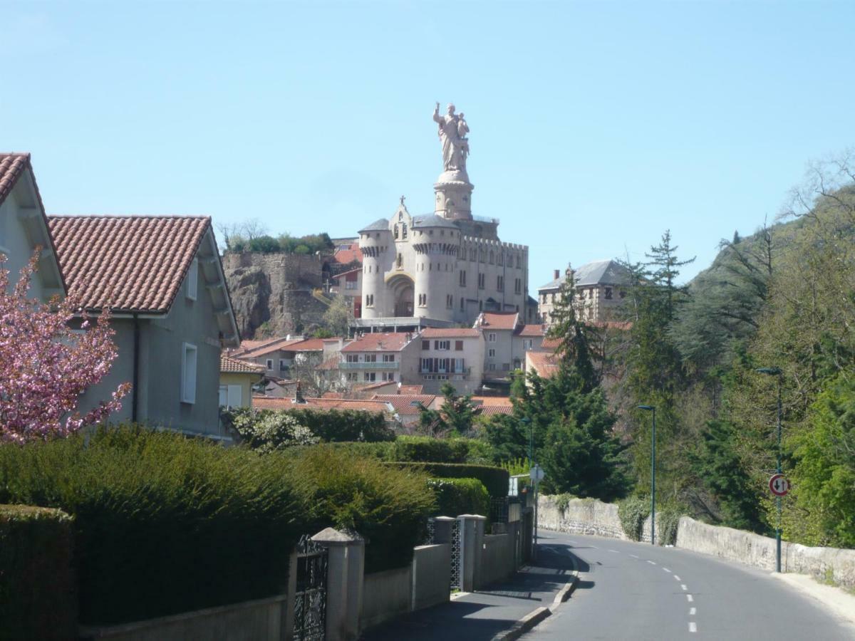 شقة Le Petit Seguret Le Puy-en-Velay المظهر الخارجي الصورة